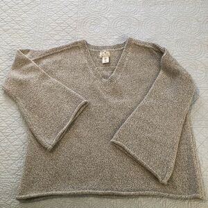 Bell sleeve wool blend sweater. Oversized boxy fit. Women’s medium